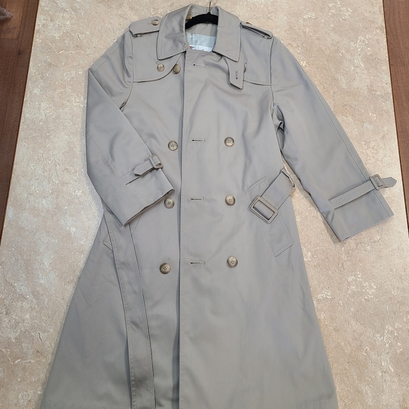 Vintage Pierre Cardin Trench Coat, size 38 R, beige - Picture 3 of 10